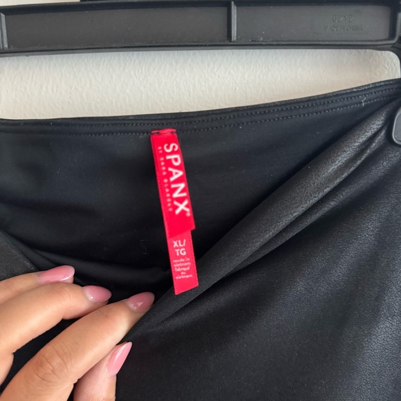 Spanx Faux Leather Leggings - Picture 5 of 6